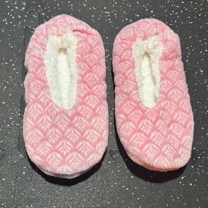 Cozy Pink Patterned Women's Slippers
